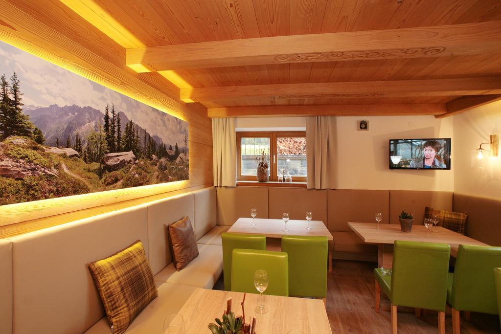 Premium Chalet Andrea Leogang Kamer foto